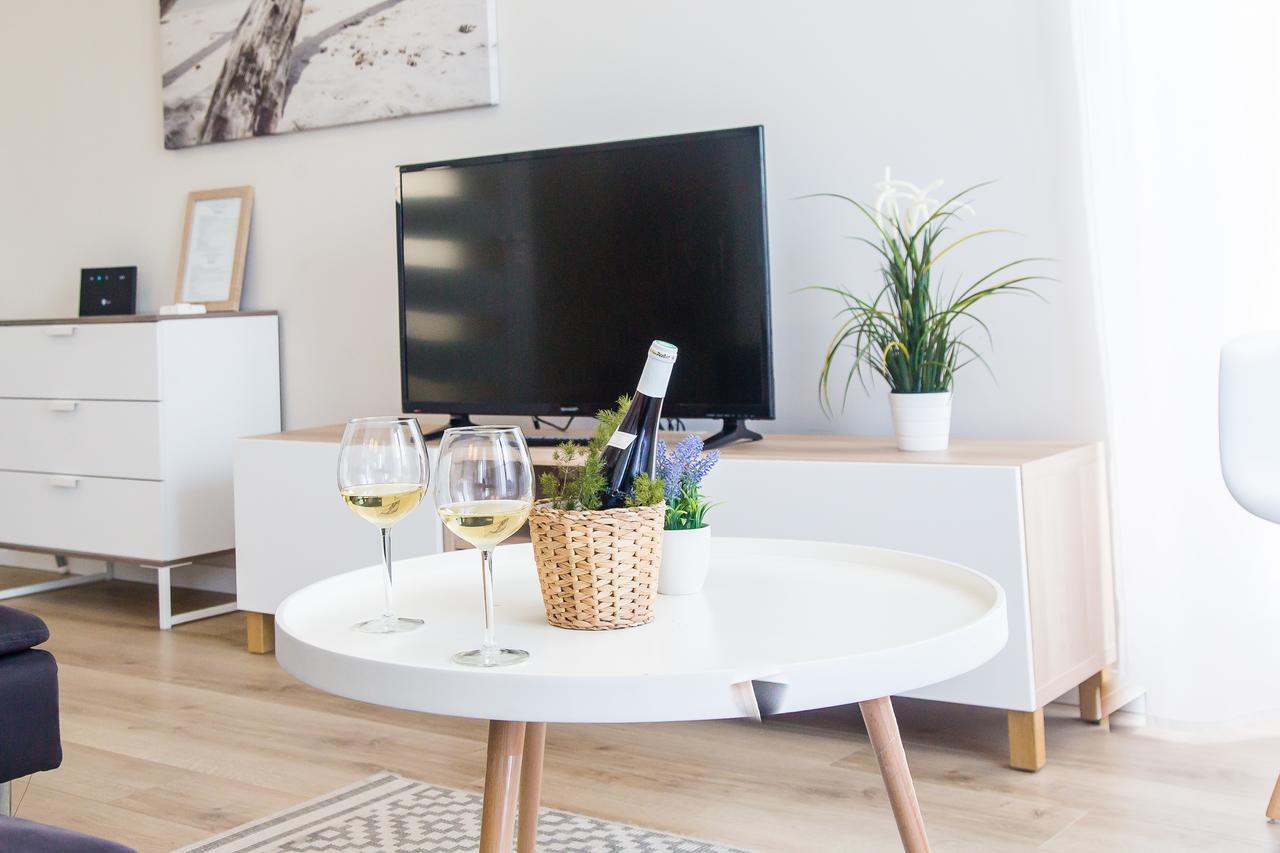 Equilibrium Apartments أوسترونيه مورسكية المظهر الخارجي الصورة